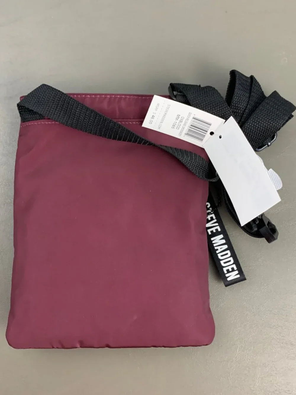 Steve Madden Men's Small Crossbody Bag, Oxblood Dark Red, One Size 7x9x1.5